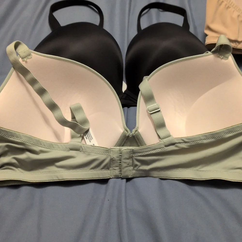 VS PINK Bundle Of 3 Wear Everywhere Push Up Bras Sz 40DD Victorias Secret - Picture 3 of 5